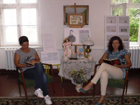 Czytanie LALKI w bibliotece