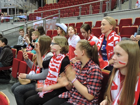 Gimnazjaliści z Unisławia na meczu szczypiornistów