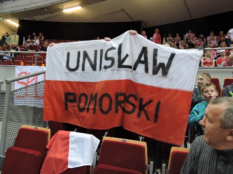 Gimnazjaliści z Unisławia na meczu szczypiornistów