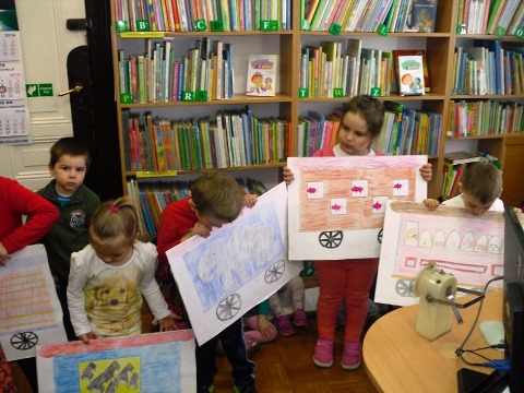 Przedszkolaki z KUBUSIA PUCHATKA w bibliotece