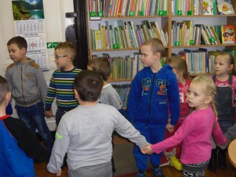 Przedszkolaki w bibliotece