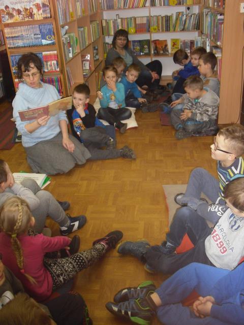 Przedszkolaki w bibliotece