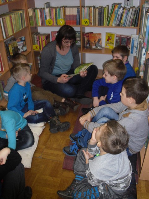 Przedszkolaki w bibliotece